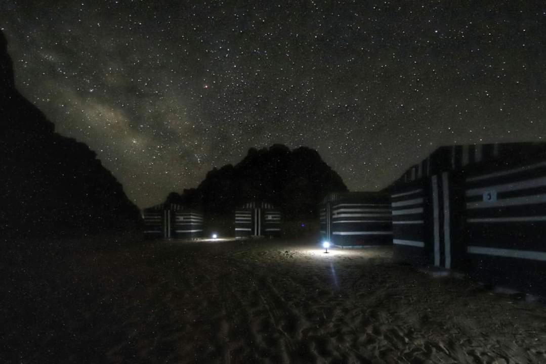 Bedouin Memories Camp Hotel Wadi Rum Esterno foto